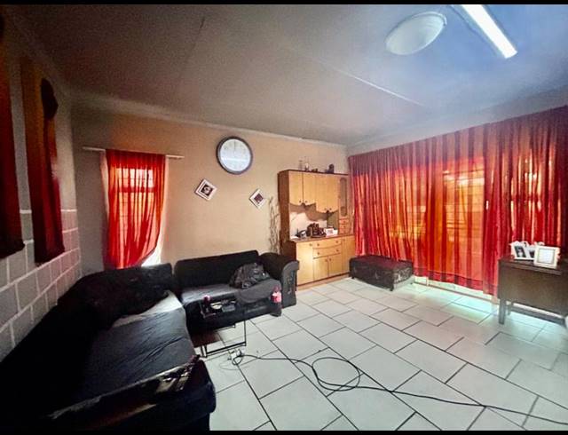 3 BEDROOM HOUSE FOR SALE IN VANDERBIJLPARK CW 3